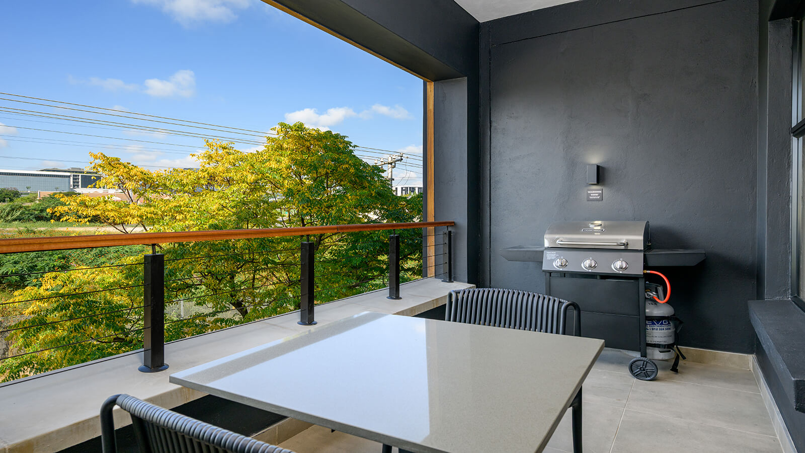 One Bedroom Apartment With Balcony