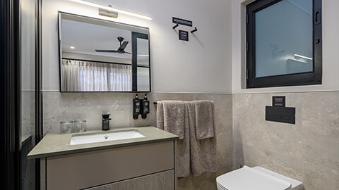 One Bedroom Apartment With Balcony