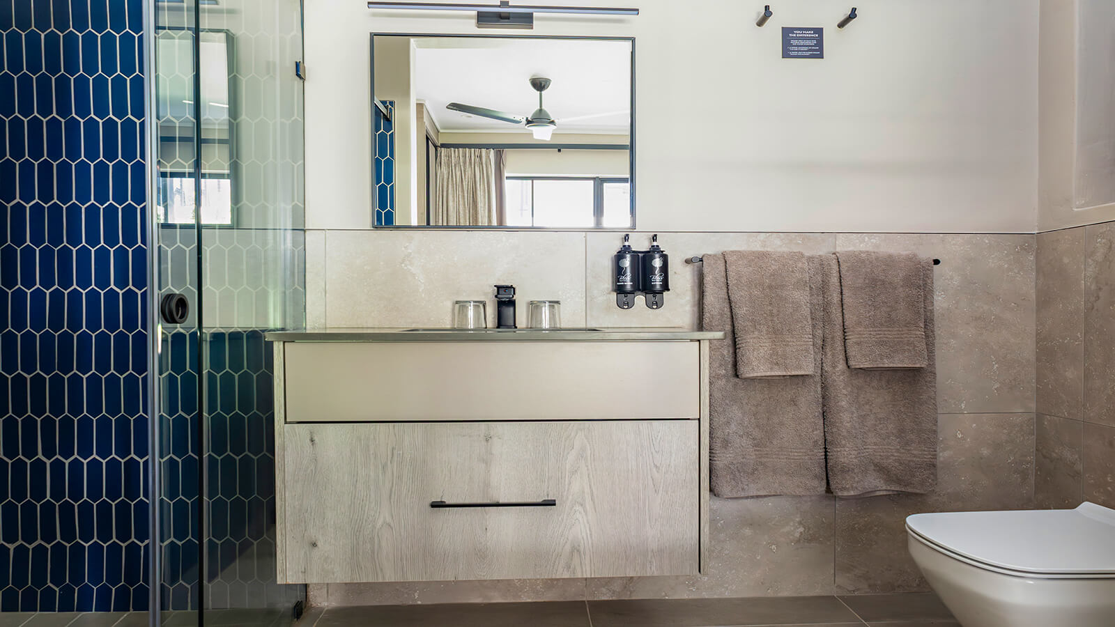 One Bedroom Luxury Apartment with Balcony