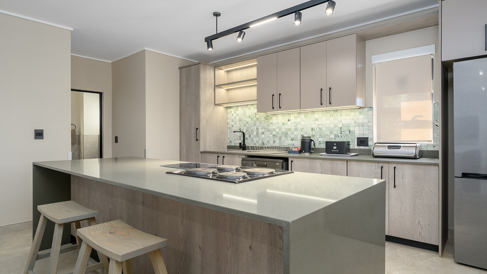 One Bedroom Luxury Apartment with Balcony