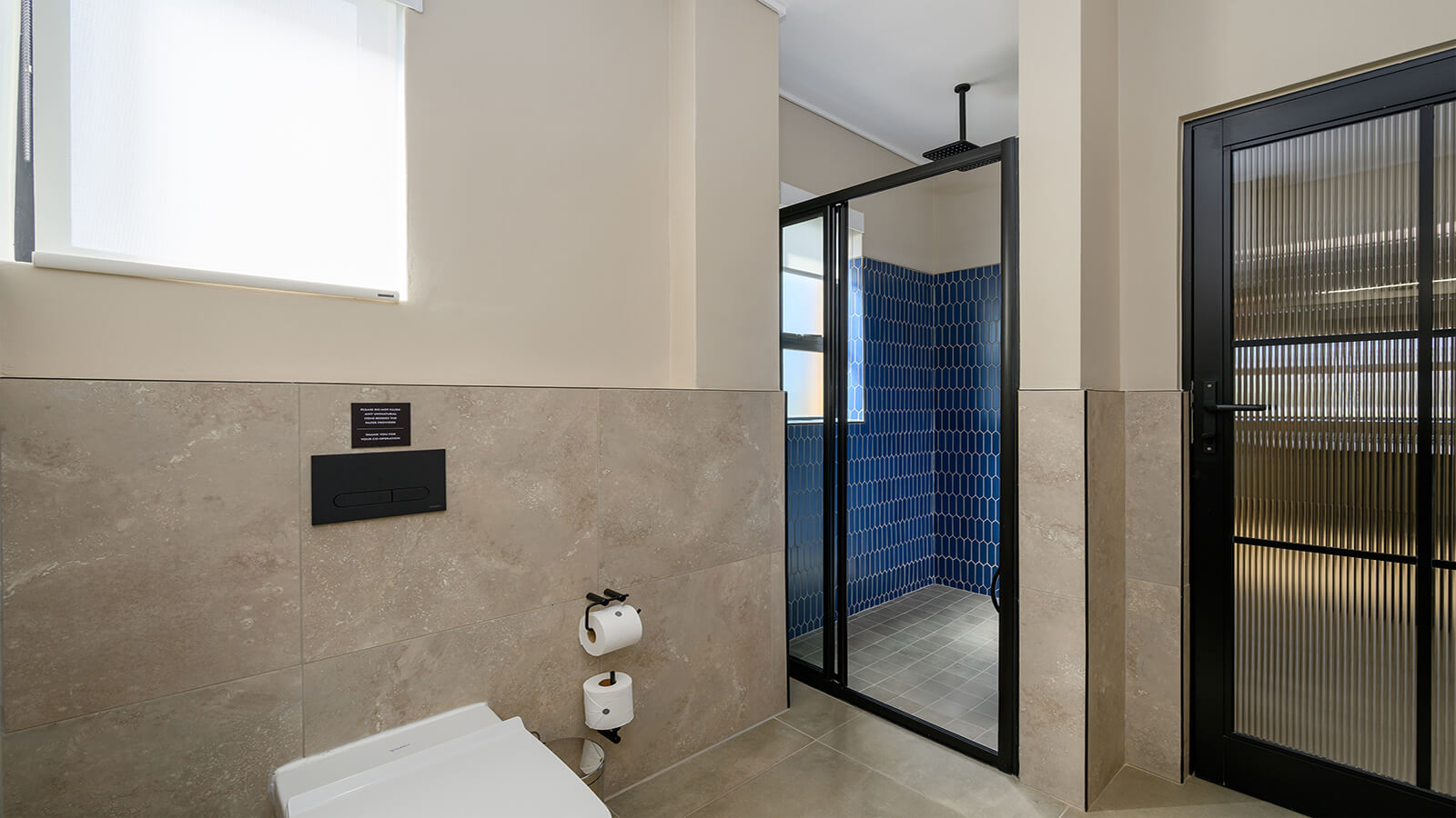 One Bedroom Luxury Apartment with Balcony