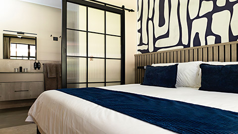 One Bedroom Luxury Apartment with Balcony