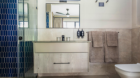 One Bedroom Luxury Apartment with Balcony