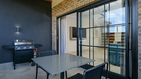 One Bedroom Luxury Apartment with Balcony