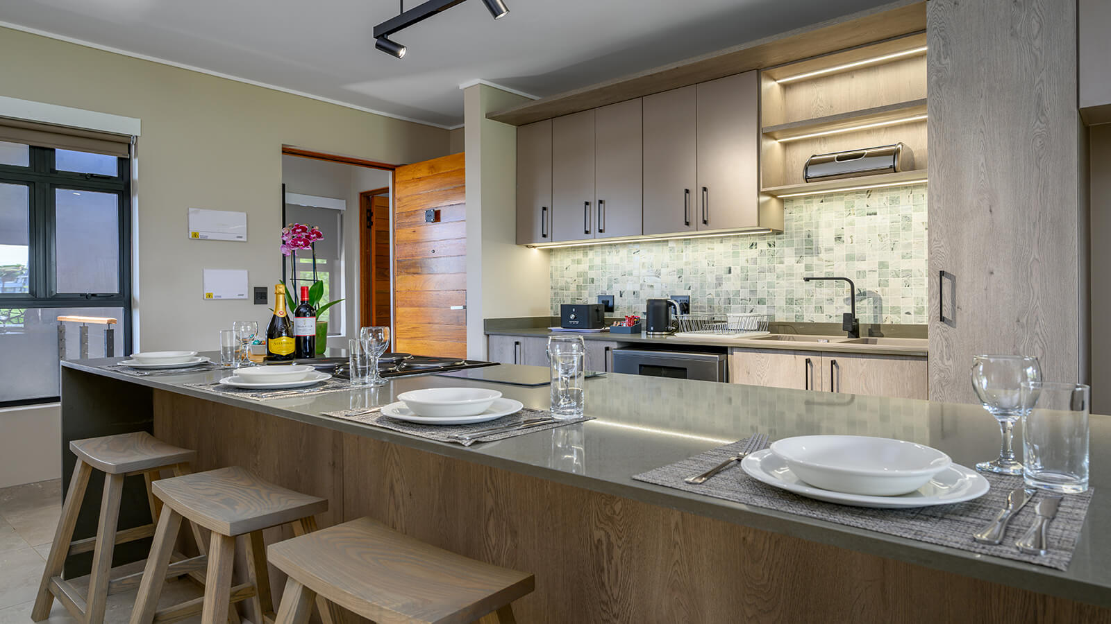 Three Bedroom Apartment With Balcony