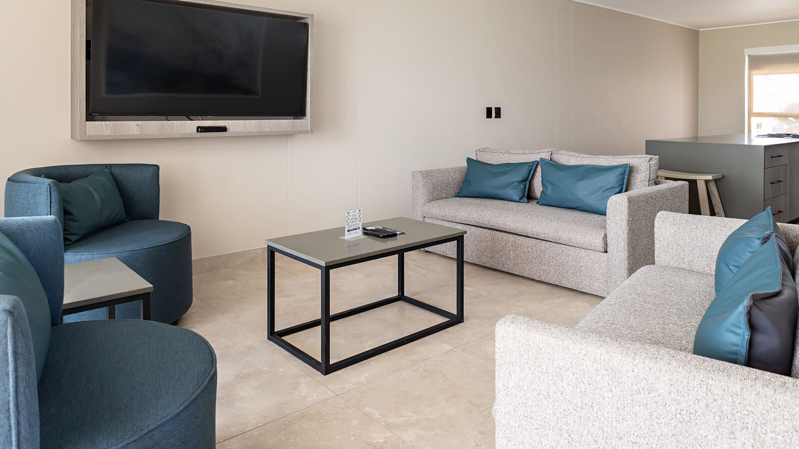 Three Bedroom Apartment With Balcony