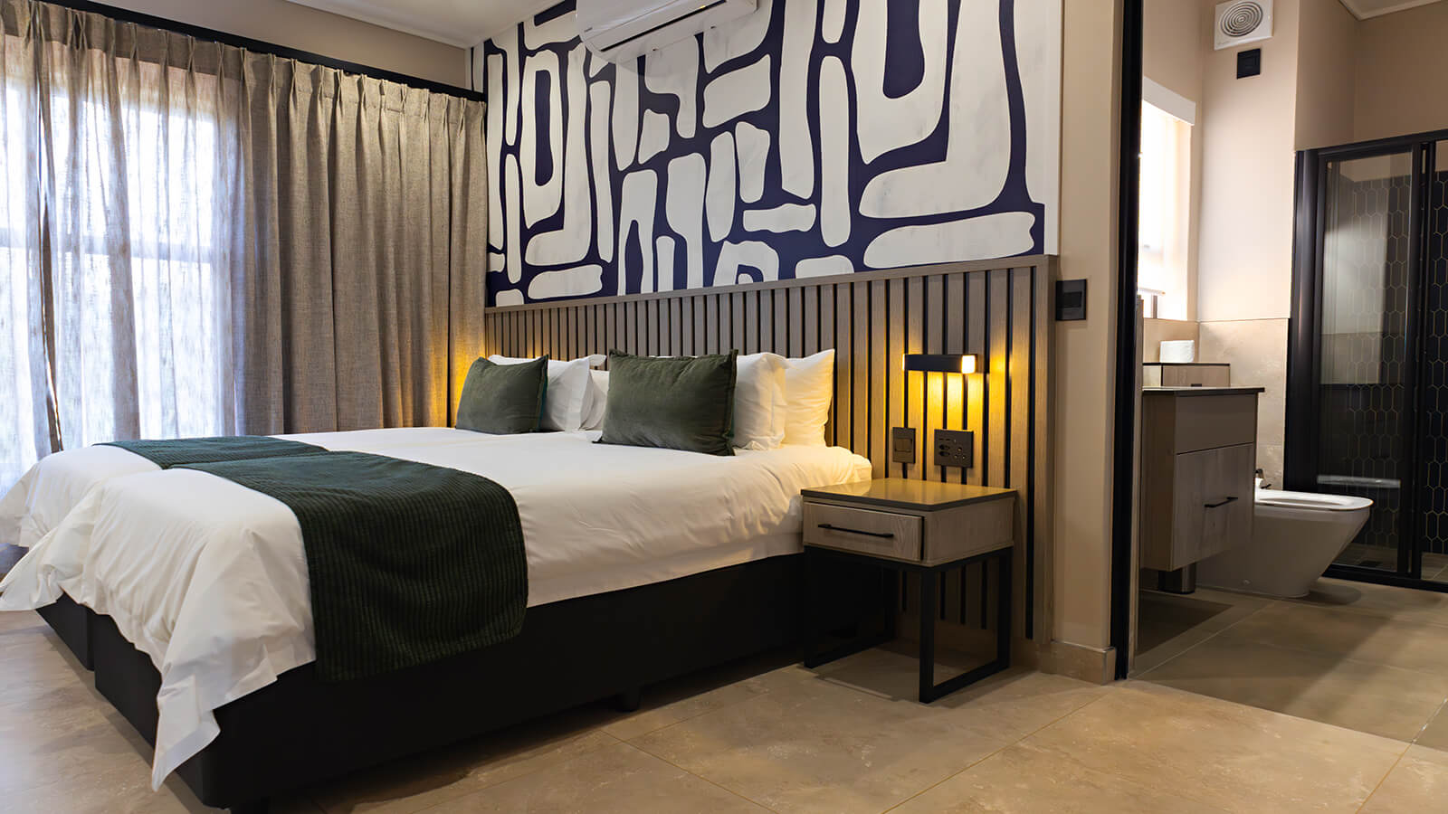 Three Bedroom Apartment With Balcony